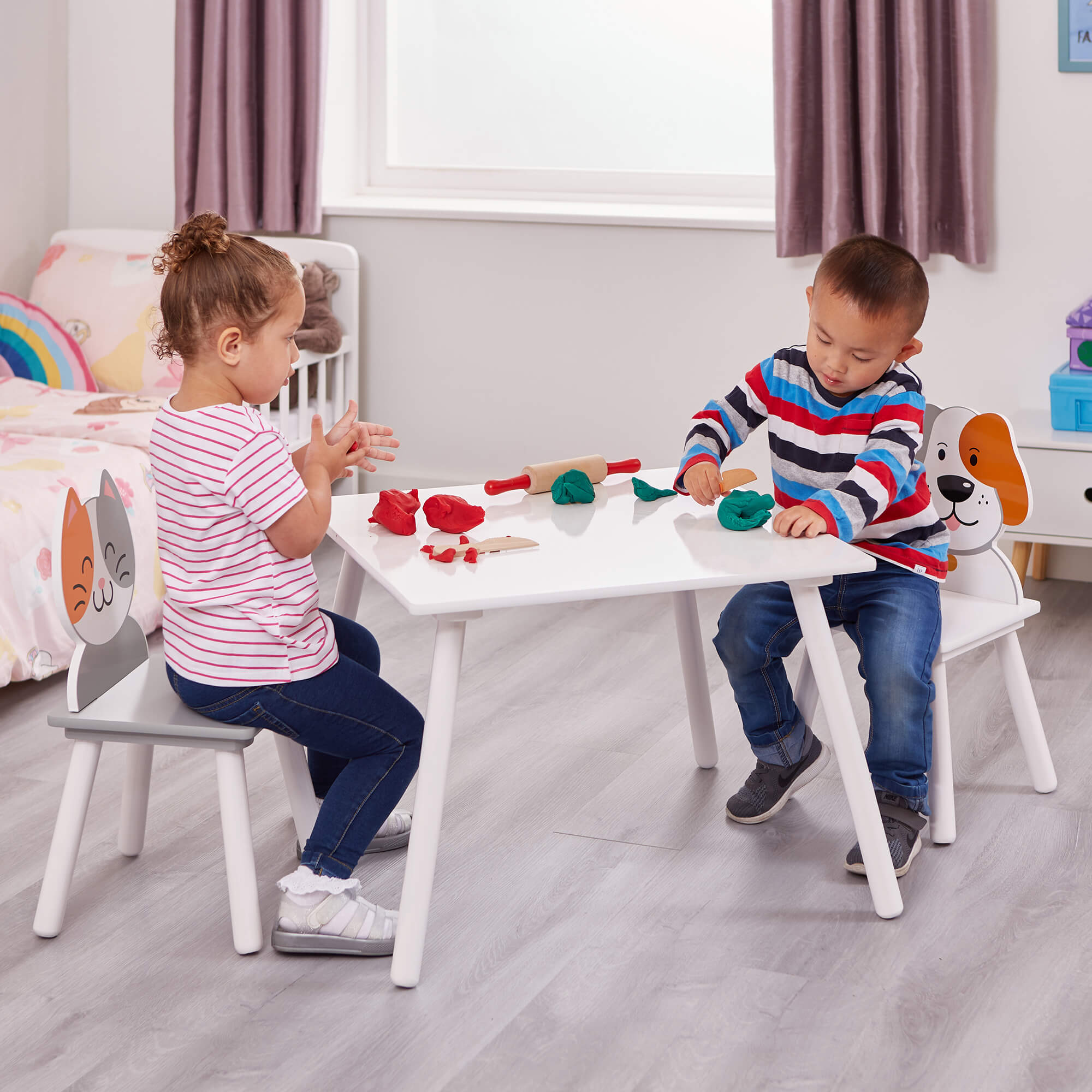 Tavolo e sedia 4 in 1 per bambini e lavagna con cavalletto regolabile 3  anni+ – www.littlehelper.co.uk